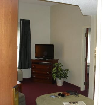 Hampton Inn & Suites Springfield - Room 129 - Hotels Near Me - Springfield, Missouri Hampton Inn & Suites Springfield - Room 129 - Hotels Near Me - Springfield, Missouri