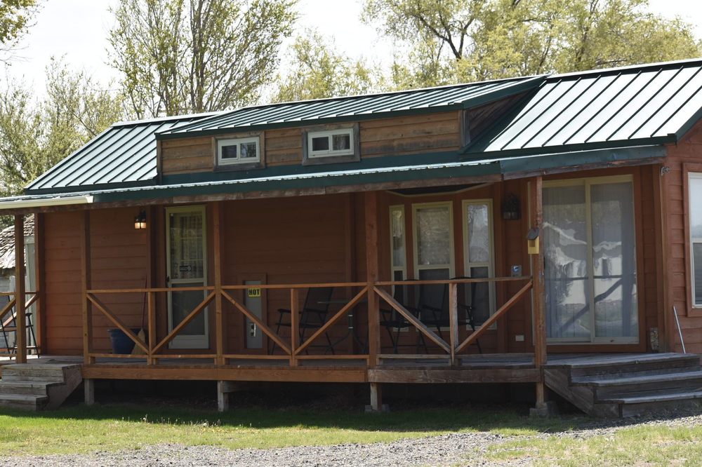 BAKER CABINS Updated September 2024 26 Photos & 12 Reviews 2nd S St, Silver Lake, Oregon