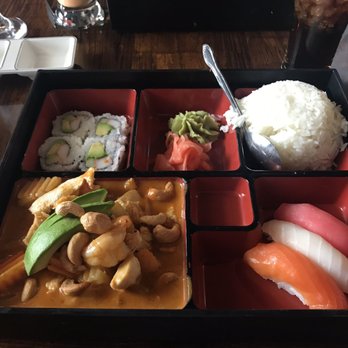 Rain Thai and Sushi Bar - Masaman lunch special - Asian Fusion Near Me - Atlanta, Georgia