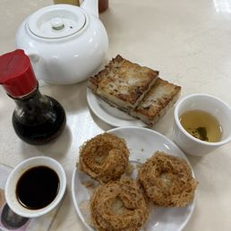 Turnip cake and Fried Taro with Scallop Turnip cake and Fried Taro with Scallop