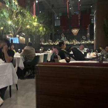 Pho Ngoc Yen - Interior - Vietnamese Near Me - Toronto, Ontario Pho Ngoc Yen - Interior - Vietnamese Near Me - Toronto, Ontario