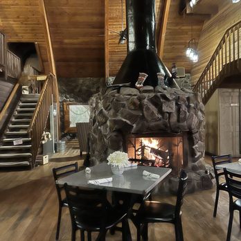 Lodge By The Blue - Restaurant - Hotels Near Me - Breckenridge, Colorado