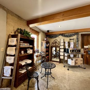 Napa Collection - Wineries Near Me - Johnson City, Texas