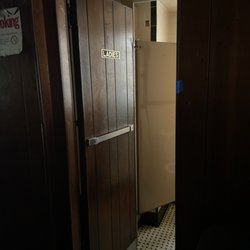 Barneys Grill - Ladies and Men's bathrooms