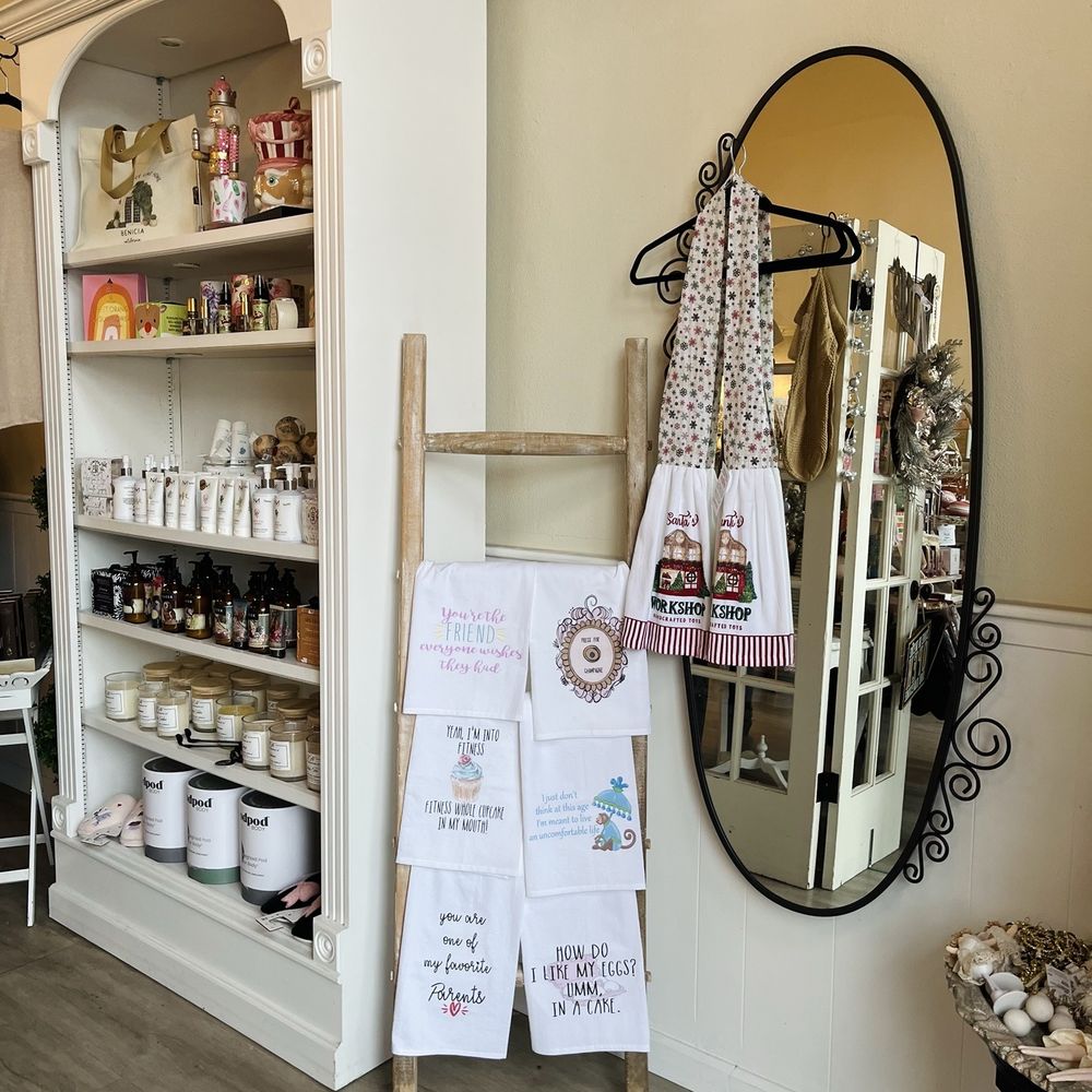 Le Sparkly Chateau - Gift Shops Near Me - Benicia, California