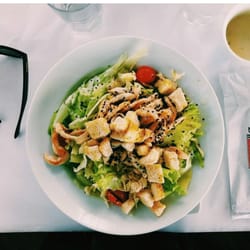 Babilônia Gastronomia & Cia - Salada Caesar de Frango