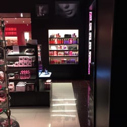 Victoria's Secret - Bath and body area