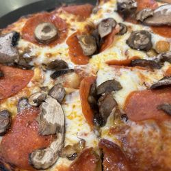 Round Table Pizza - Personal pizza pepperoni and mushroom