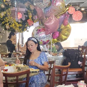 Anh Hong Restaurant - Isn't she pretty? Such a gracious hostess - Vietnamese Near Me - Orlando, Florida