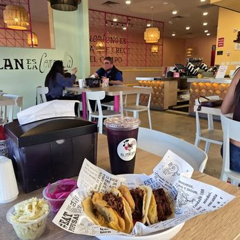 El Itacate - View of one section of the dining room. And tacos llorarás - Breakfast & Brunch Near Me - McAllen, Texas