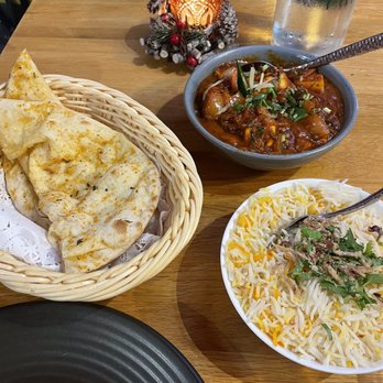 Grace of India Restaurant - Paneer Tikka Masala, Rice, Garlic Naan - Indian Near Me - Milsons Point, NSW