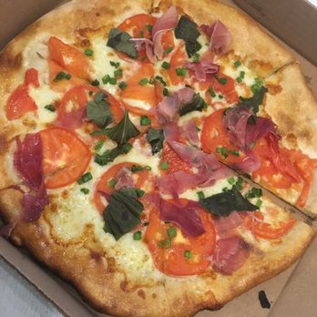 Ramunto's Brick & Brew Pizzeria - Margarita pizza - Pizza Near Me - Hanover, New Hampshire Ramunto's Brick & Brew Pizzeria - Margarita pizza - Pizza Near Me - Hanover, New Hampshire
