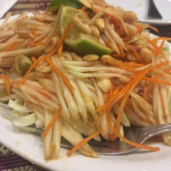 Naung Mai Thai Kitchen - Papaya salad - Thai Near Me - Hilo, Hawaii