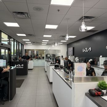 Horne Kia - Service Advisor counter bay. - Car Dealers Near Me - Gilbert, Arizona