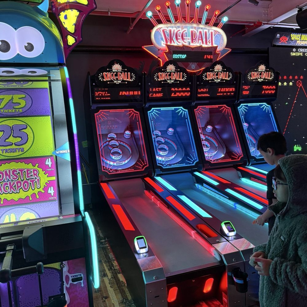Elston Electric - Arcades Near Me - Chicago, Illinois