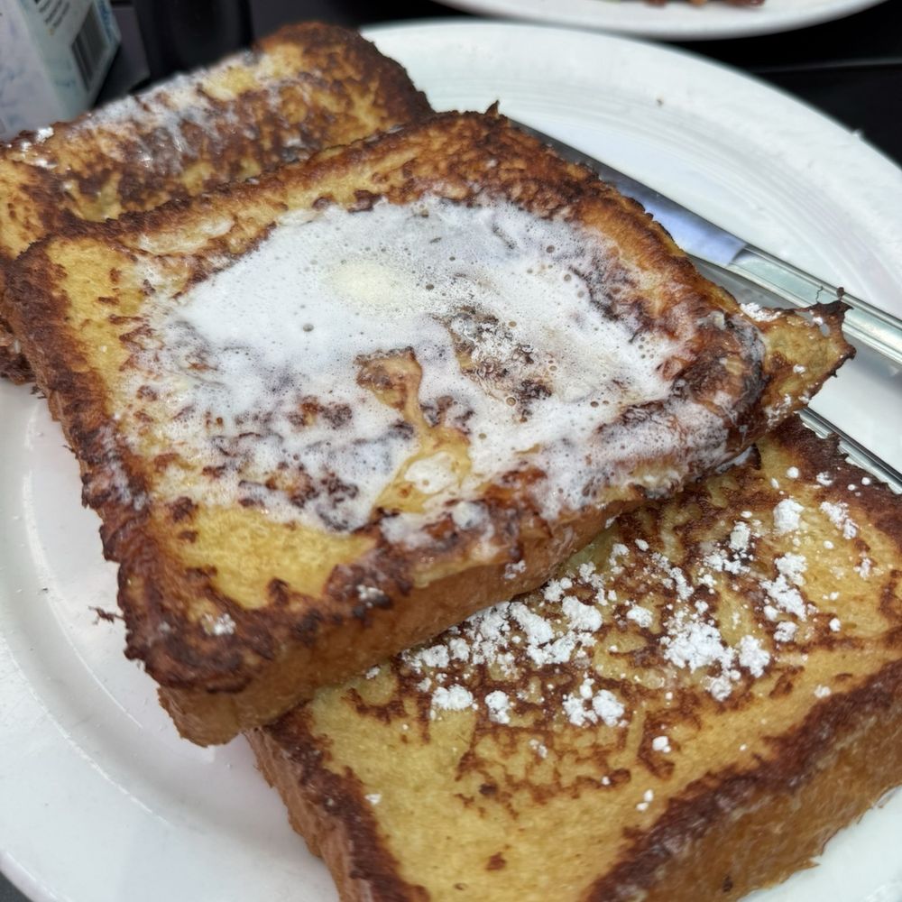 Kihei Caffe - French Toast - Hawaiian Near Me - Kihei, Hawaii