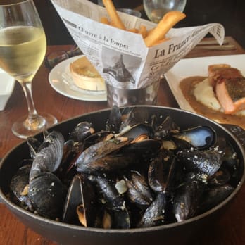 Bistro De Paris - Mussels and french fries - French Near Me - San Juan, Puerto Rico Bistro De Paris - Mussels and french fries - French Near Me - San Juan, Puerto Rico