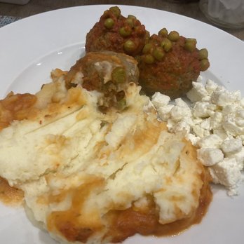 Branca Cafe - albo digas de carne y puré de papá - Cafes Near Me - Miami, Florida