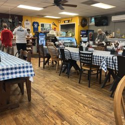 The Hungry Drover - Inside the Dover seating area and counter where you order then sit down. Friendly staff