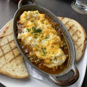 Cairde Public House Bar & Restaurant - Shepherd's Pie - Bars Near Me - Seattle, Washington Cairde Public House Bar & Restaurant - Shepherd's Pie - Bars Near Me - Seattle, Washington