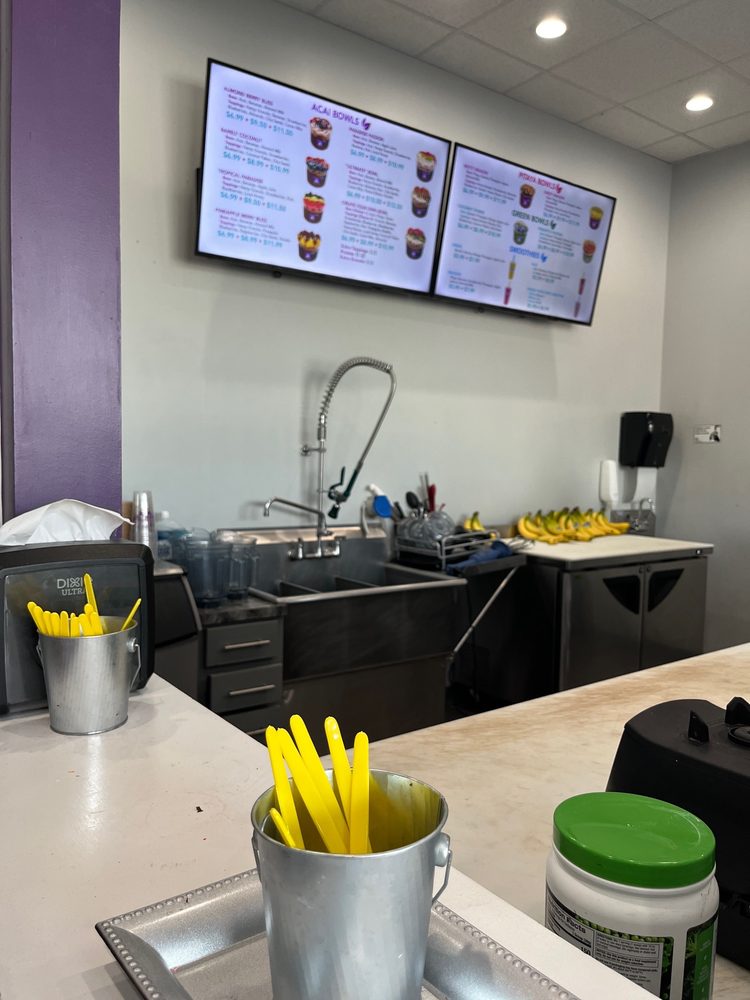 Food from Superbowls and Smoothies