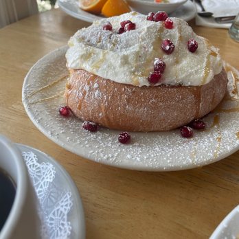 White House Cafe - Cinnamon roll - Breakfast & Brunch Near Me - Yakima, Washington White House Cafe - Cinnamon roll - Breakfast & Brunch Near Me - Yakima, Washington