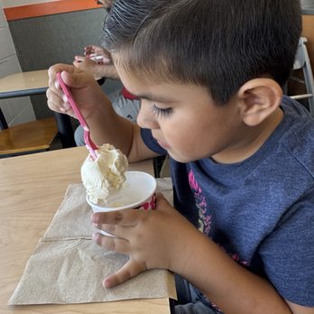 Baskin-Robbins - Ice Cream & Frozen Yogurt Near Me - Tulare, California