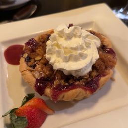 Dessert: Apple blueberry crumb pie