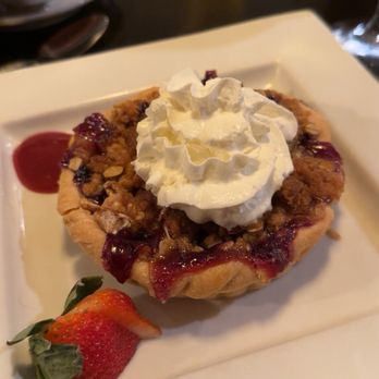 Whip Bar & Grill - Dessert: Apple blueberry crumb pie - New American Near Me - Stowe, Vermont Whip Bar & Grill - Dessert: Apple blueberry crumb pie - New American Near Me - Stowe, Vermont