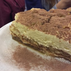 La Perla - Tiramisu. Porción pra compartir, o para golosos egoístas.