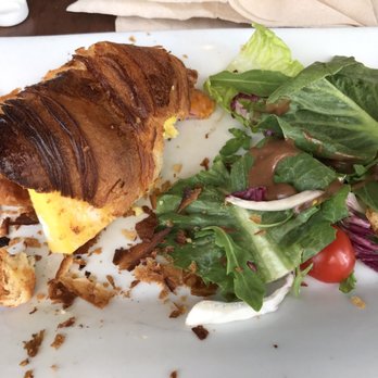Cafe Verde pizzeria - Burnt croissant. Pan cut square eggs. Pathetic cheese. Dry and flaky in a sad way. - Italian Near Me - Corte Madera, California Cafe Verde pizzeria - Burnt croissant. Pan cut square eggs. Pathetic cheese. Dry and flaky in a sad way. - Italian Near Me - Corte Madera, California