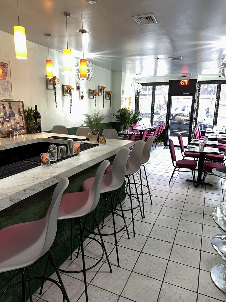 Area Latina Bar and Grill