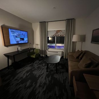 Fairfield by Marriott Inn & Suites Seattle Poulsbo - Living room area of the king suite - Hotels Near Me - Poulsbo, Washington Fairfield by Marriott Inn & Suites Seattle Poulsbo - Living room area of the king suite - Hotels Near Me - Poulsbo, Washington