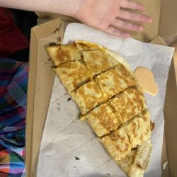 Savana Cafe & Grill - Chicken quesadilla