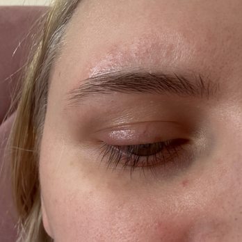 FAB Nail Bar - My eyebrows don't even look waxed and my eye is swollen and hurting and I have bumps near my eyebrow - Nail Salons Near Me - Dallas, Texas