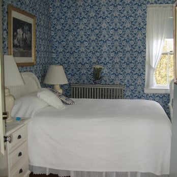 Silver Fountain Inn & Tea Parlor - Beautiful bedroom! - Bed & Breakfast Near Me - Dover, New Hampshire Silver Fountain Inn & Tea Parlor - Beautiful bedroom! - Bed & Breakfast Near Me - Dover, New Hampshire