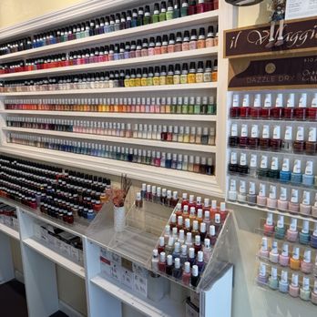 il Villaggio Nail Spa - Colors - Nail Salons Near Me - New York, New York