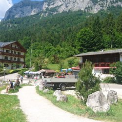 Café Gelfart - Ab 12 Uhr geöffnet. Keine Minute früher