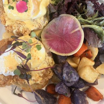 Lapisara Eatery - Chicken Benedict - Breakfast & Brunch Near Me - San Francisco, California