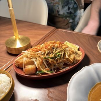 Tarra - Pad Thai Ma La Gor - Thai Near Me - Chicago, Illinois Tarra - Pad Thai Ma La Gor - Thai Near Me - Chicago, Illinois