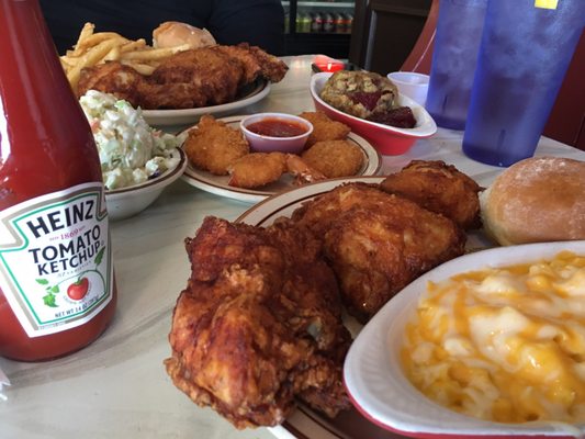 Dinah's Chicken Glendale by null