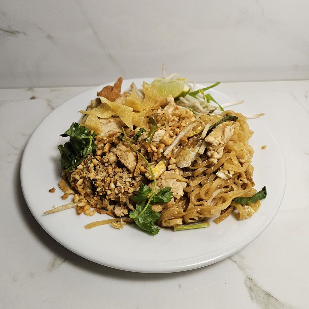 Bay - Pad Thai Chicken - Thai Near Me - Jersey City, New Jersey