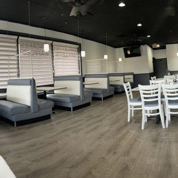Cinnamon Pancake House - the dining area - Breakfast & Brunch Near Me - South Elgin, Illinois
