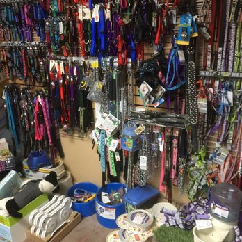 American Hay & Mercantile - Leashes & collars - Pet Stores Near Me - Oak View, California American Hay & Mercantile - Leashes & collars - Pet Stores Near Me - Oak View, California