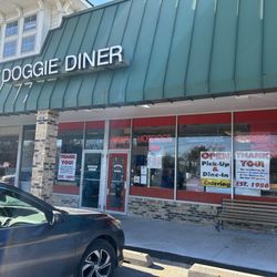 Doggie Diner - Outside
