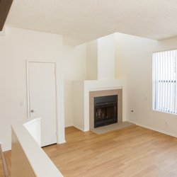 Country Oaks Apartments - Living Room