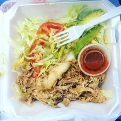 Taquería Guadalupe - Lunch plate salad and chicken