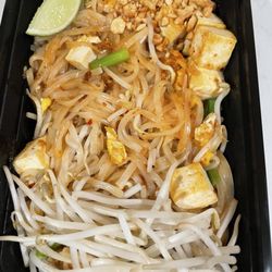 Malongdo Thai Food - New!! 12. Tofu Pad Thai