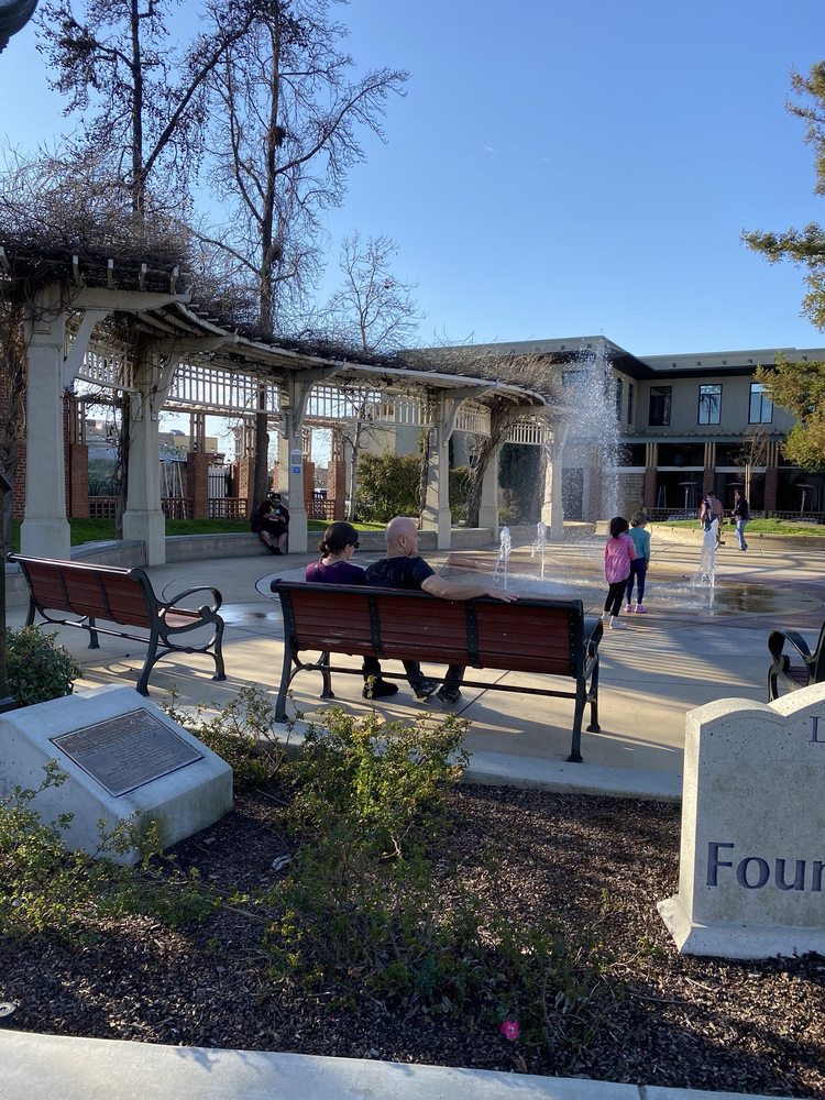 Lizzie Fountain Park Logo