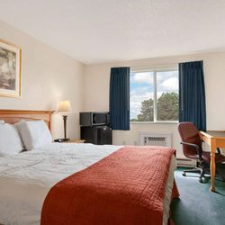 Travelodge by Wyndham Port of Tacoma WA - Guest room